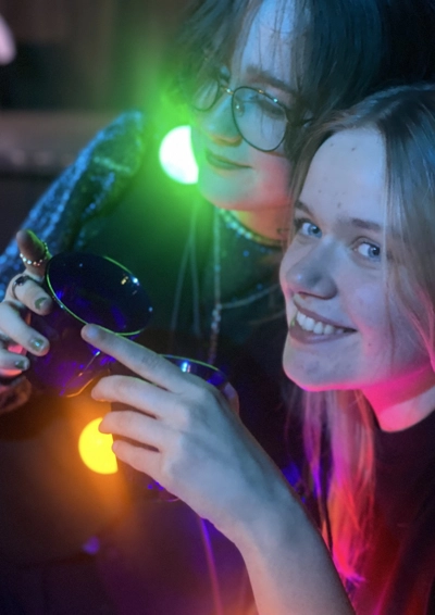 Foto fra forestillingen "Fri som en Fugl"